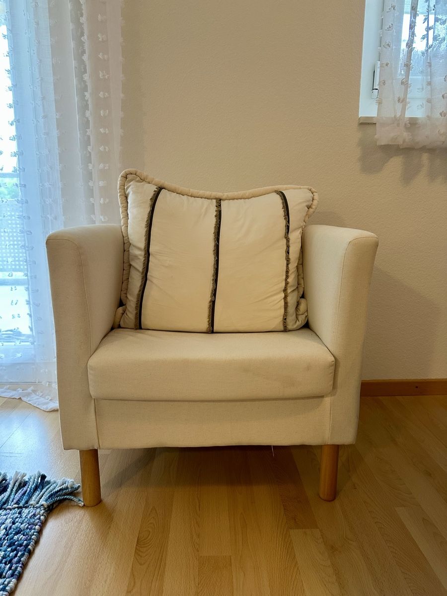Poltrone: Bequemer Sessel, Elfenbeinweiss – Usato da Zug venduto da S6403