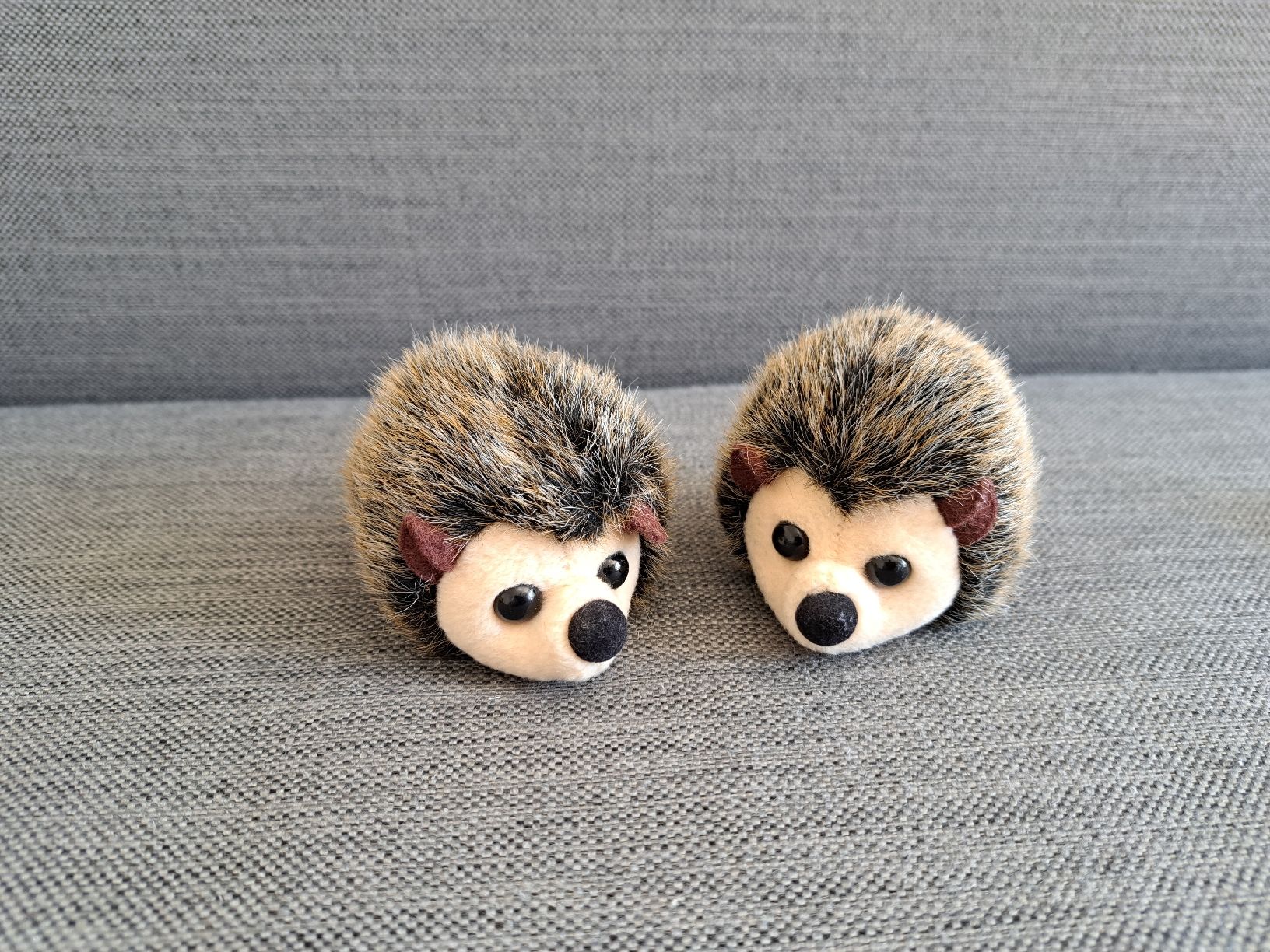 Jouets: Stofftiere Igel Paar klein ca. 9 cm  – Neuf (Voir description) à Jona par cel_s8jx