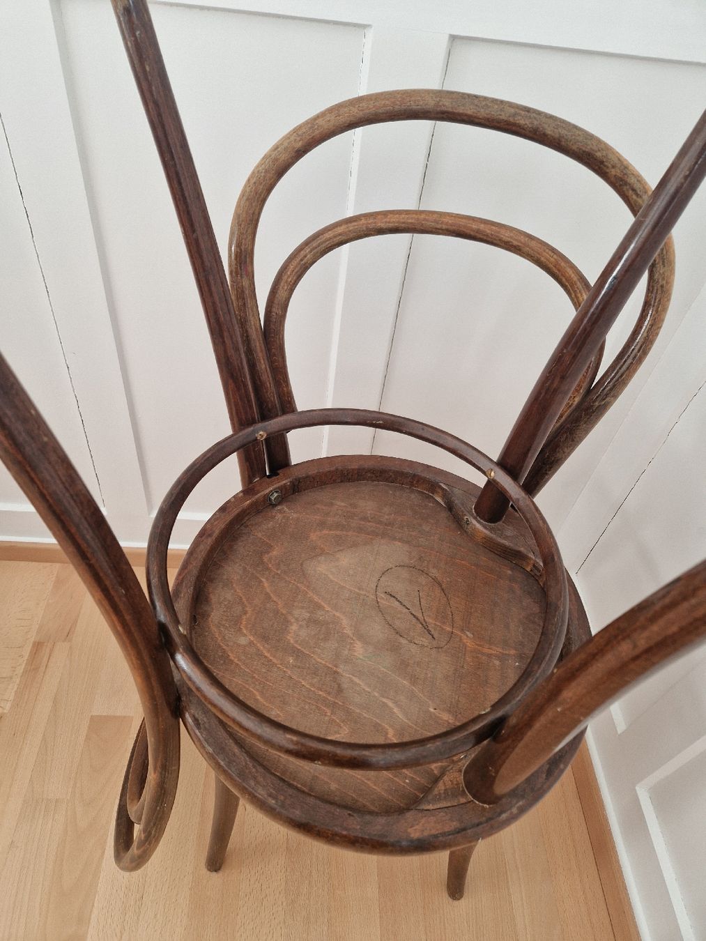 Thonet Stühle: 2 Thonet Stühle – Gebraucht aus St. Gallen von Sayuri 6