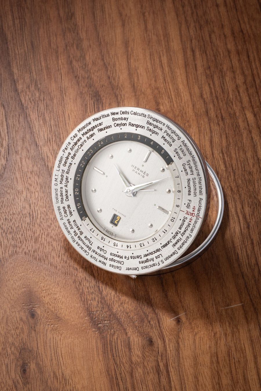 Hermès Orologi: Very Rare - HERMÉS Paris - World Time Table Clock with Case – Usato da Zürich venduto da KE-Sales 1