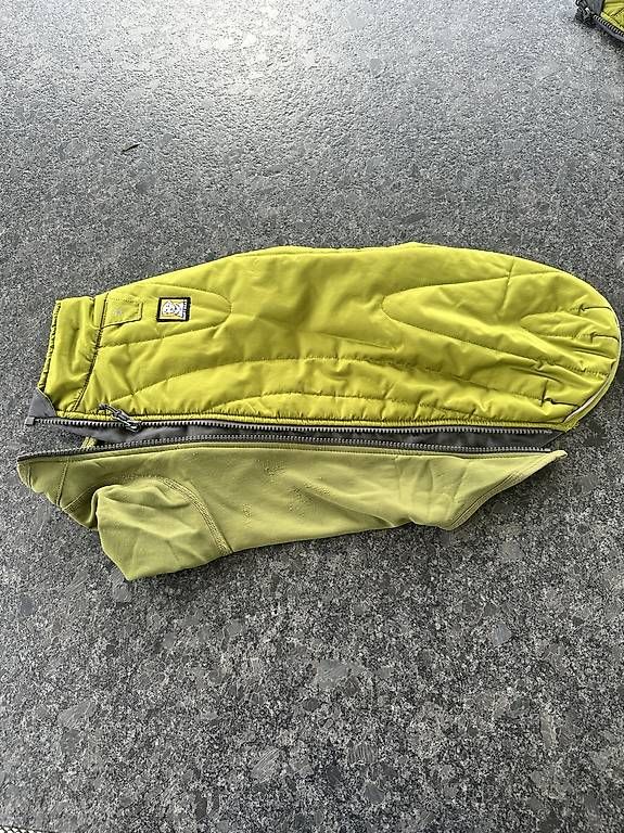 Gilets & Westen: Ruffwear Steppweste Hund – Gebraucht aus Wahlen b. Laufen von Spiri_Nemo