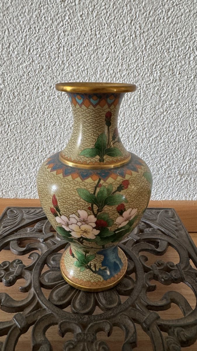 Vasi & Recipienti: Antike Blumenvase Cloisonné mit detailliertem Muster 21cm – Usato da Fällanden venduto da Limousinenswiss
