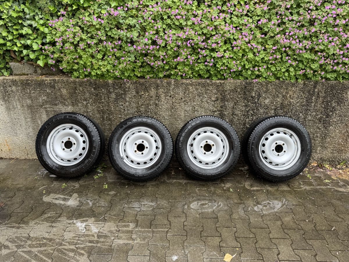 Pneus & Kompletträder: Kompletter Radsatz Sommerreifen, neuwertig. Renault Master – Gebraucht aus Winterthur von Amateurobjekt