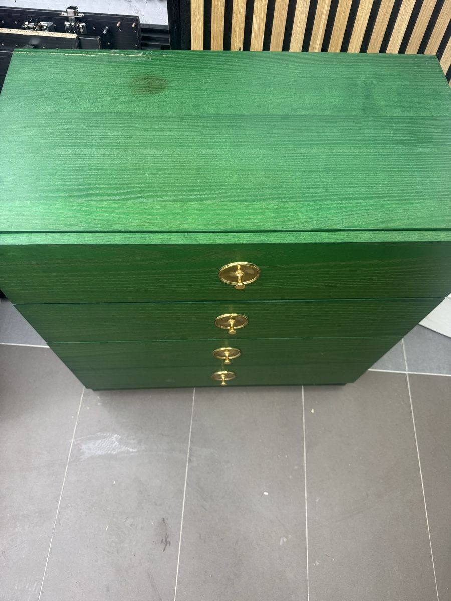 Cassettiere: Vintage Grüne Holzkommode mit 4 Schubladen – Usato da Oftringen venduto da Makeq 2