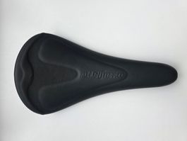 Kohlenstoff, Race-Sattel, 96g, Echtleder Polster, Schwarz