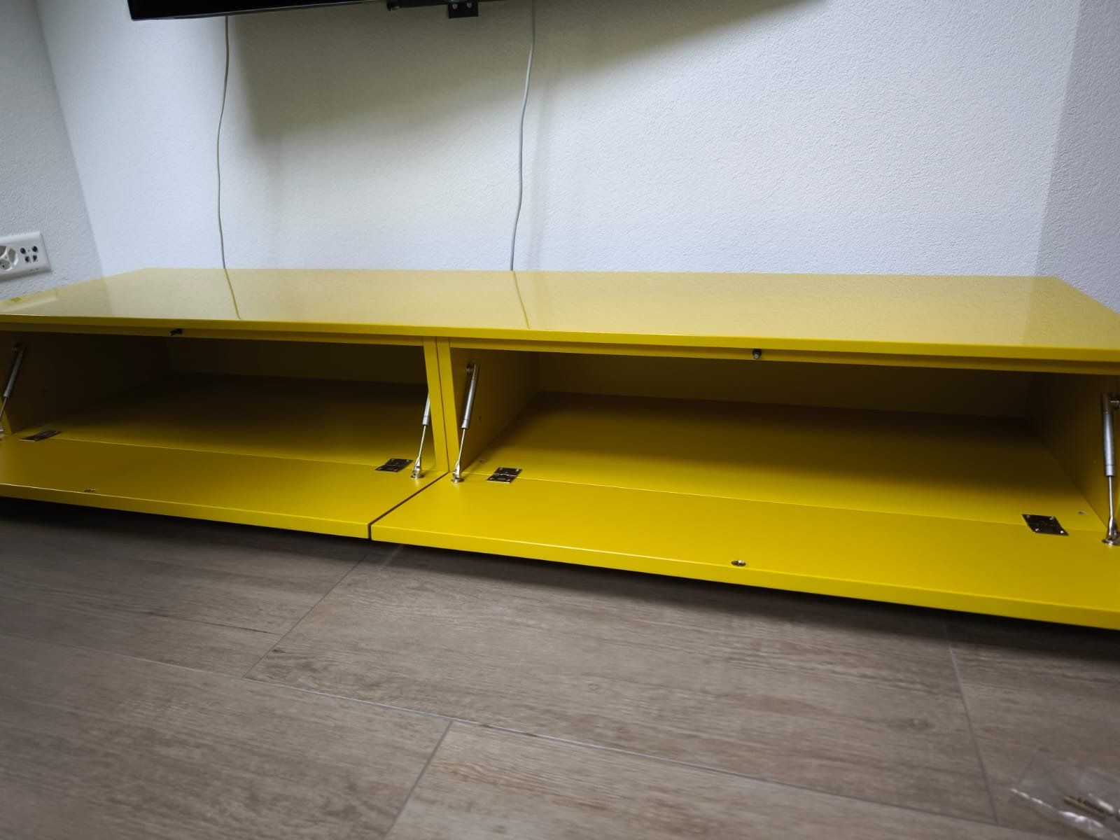 TV Möbel: Sideboard, TV Möbel – Gebraucht aus Jenaz von Cellino0 1