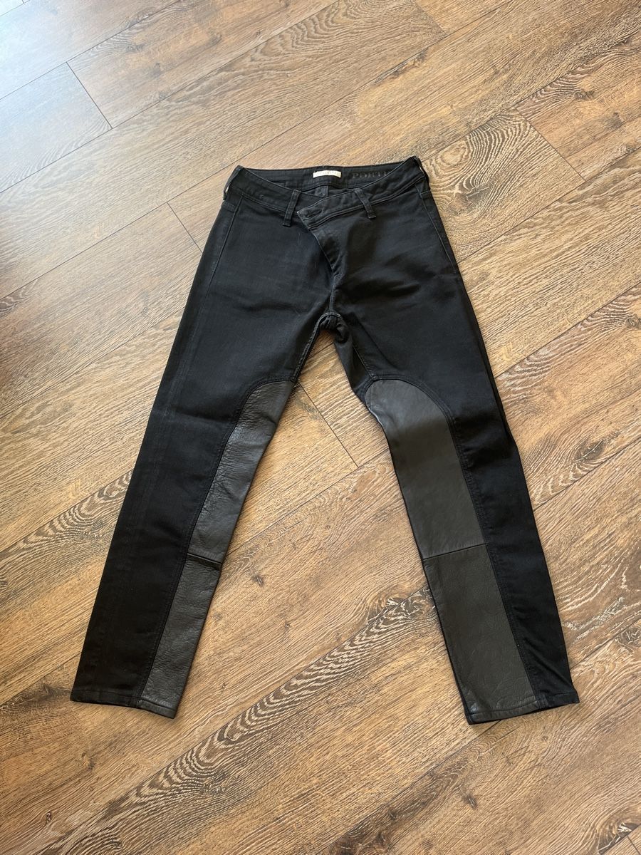 Jeans: Jeans et cuir Burberry noir taille 30 – D'occasion à Daillens par spidfredos