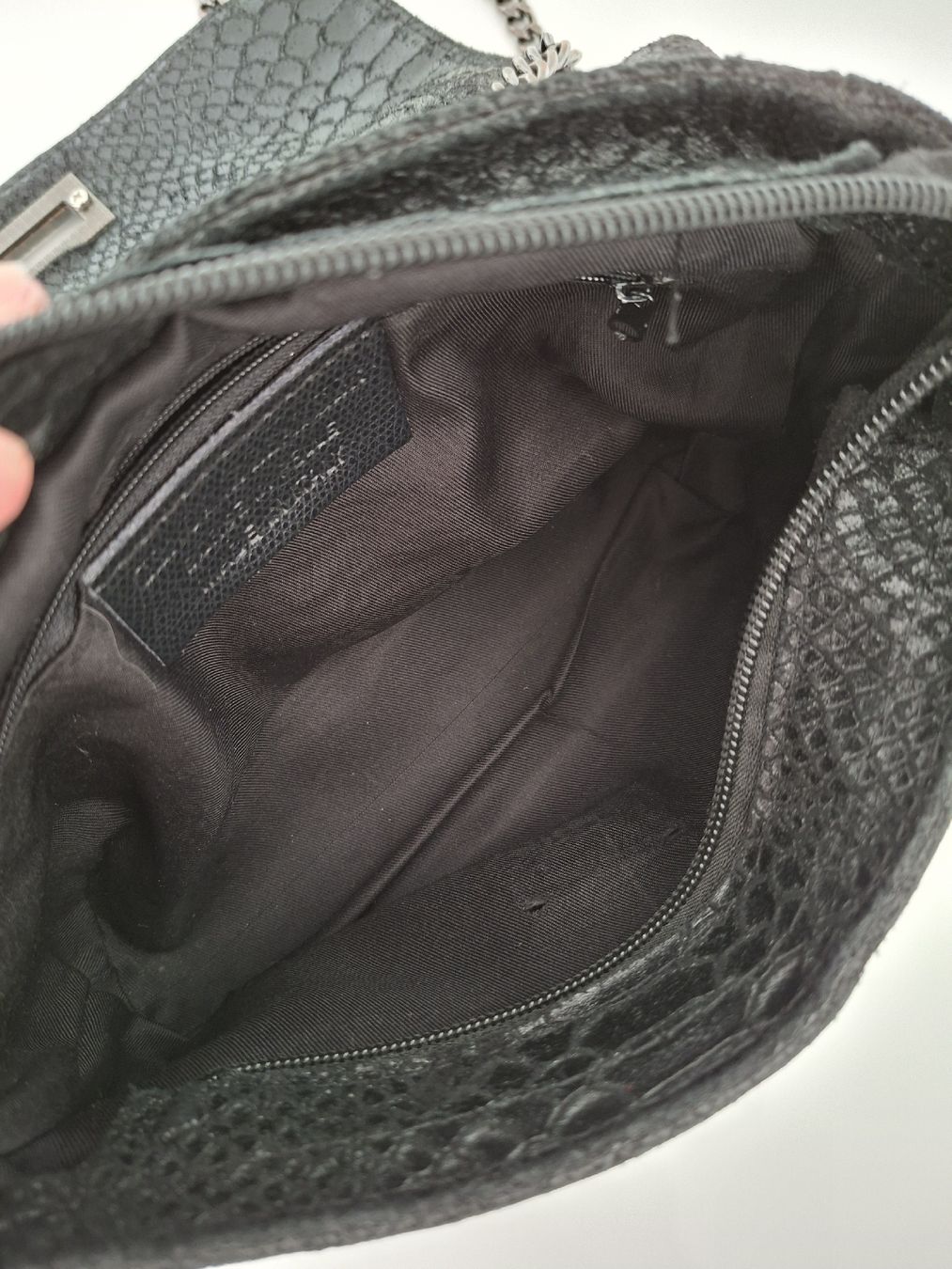 Taschen für Damen: Sac italien en cuir noir effet python à chaîne – Gebraucht aus Lutry von Sim_Sta 8