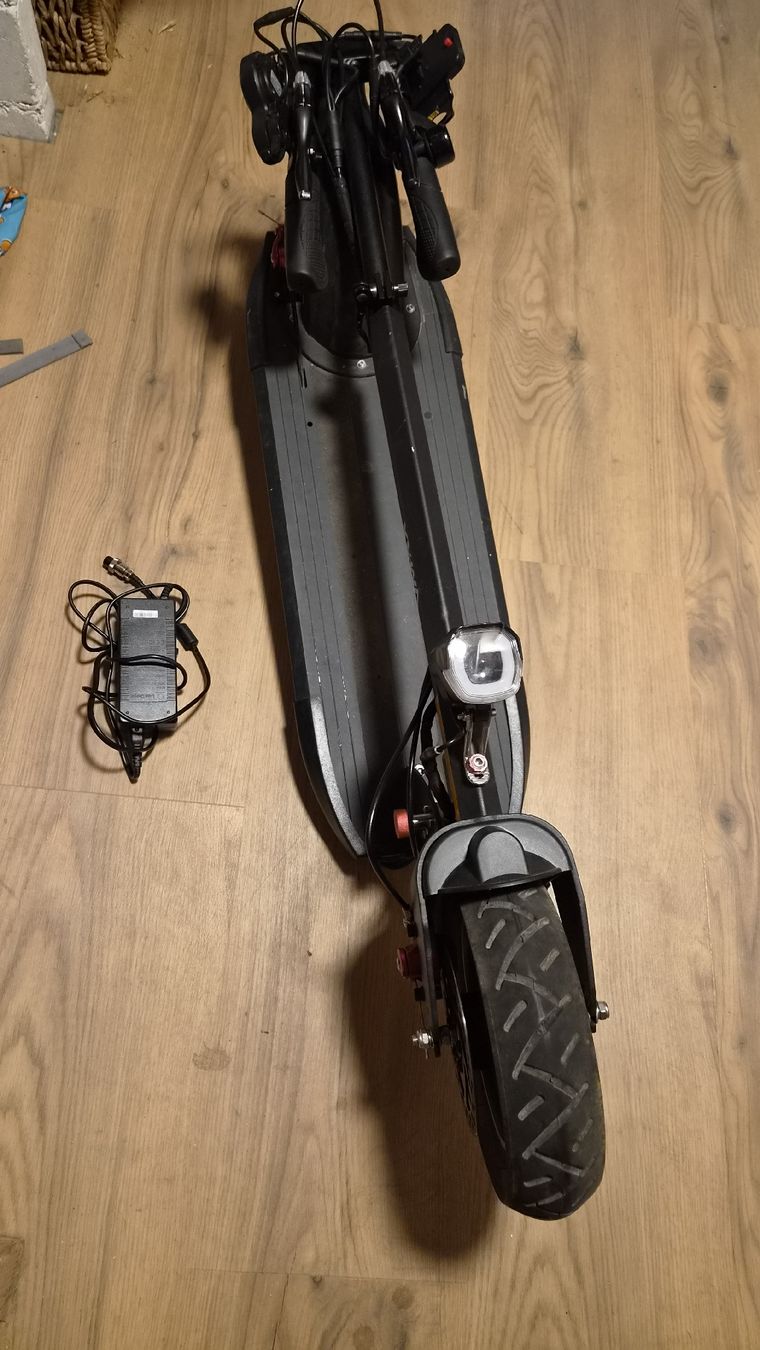 VMAX Kickboard: VMAX E-Scooter E-Trotti – Usato da Beckenried venduto da luca1231 1