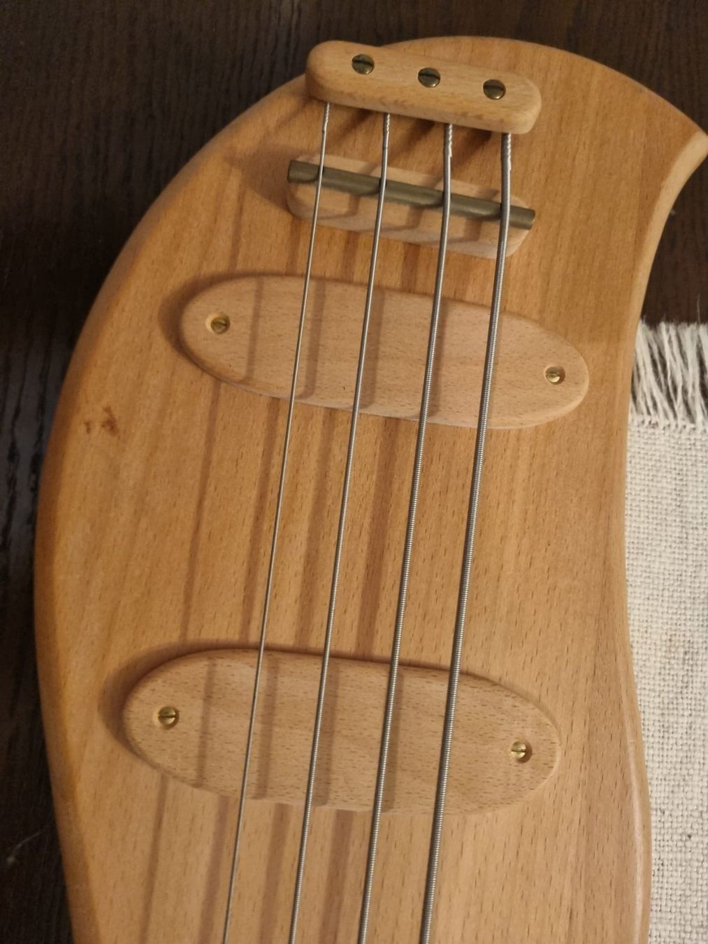 Strumenti musicali: Guitare décorative – Nuovo (secondo la descrizione) da Courgenay venduto da sch_6kn5 3