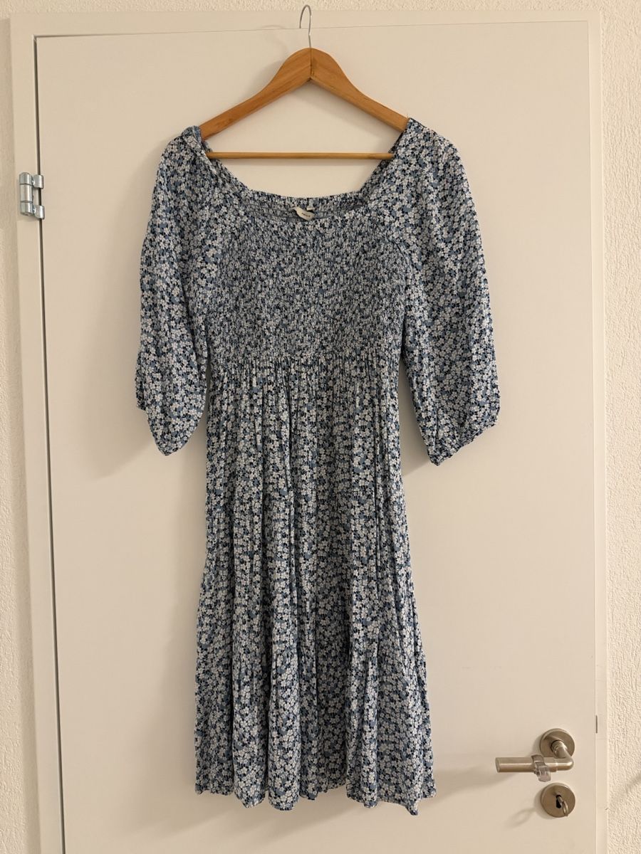 Only Kleider: Damen Kleid blau mit Blumenmuster gebraucht – Neu (gemäss Beschreibung) aus Würenlos von lid_p2kb