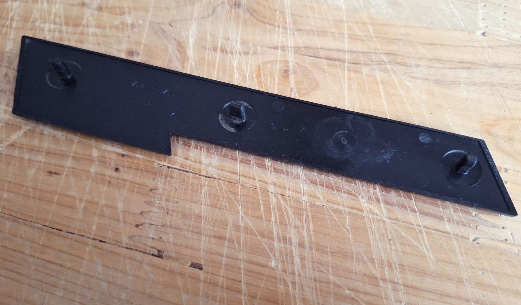 VW Tutti pezzi di ricambio auto: VW Golf Mk.I Emblem – Usato da Triesen venduto da BLACKSHEEP75 3