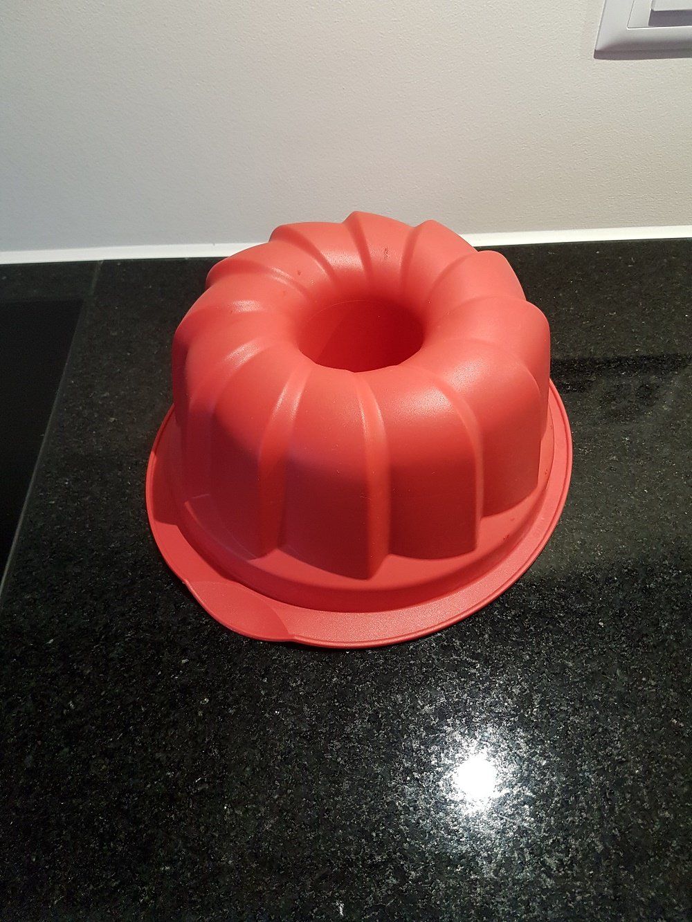Tupperware Teglie da forno: Tupperware Gugelhupf Form Silikon Backen Kuchen Kochen – Usato da Oberentfelden venduto da Creapoint 1