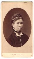 Fotografie F. Kuhn, Basel, Porträt eine