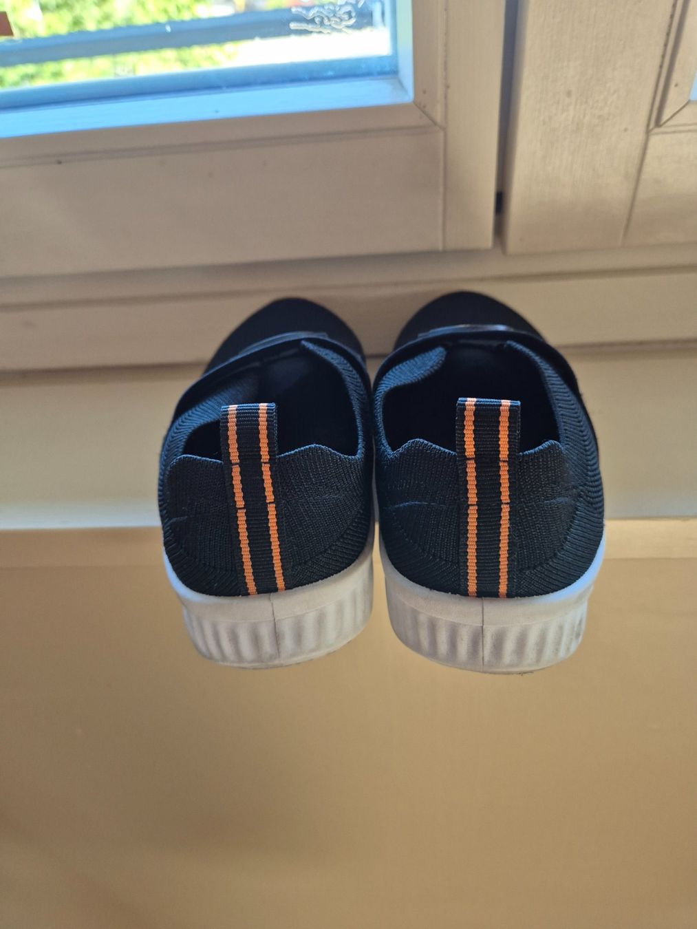 Schuhe für Jungen: Halbschuhe schwarz "Jurassic-World", Gr. 31 – Gebraucht aus Dietikon von grafad 2