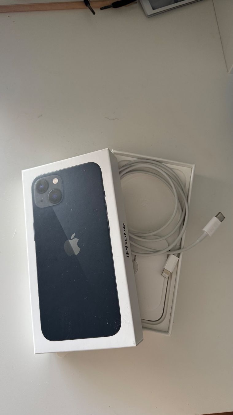 Apple Telefoni cellulari / Smartphones: iPhone 13 noir, 128GB – Usato da La Neuveville venduto da ism_8qnt 6