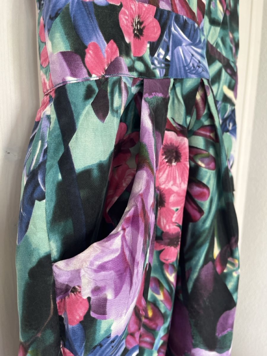 Vestiti: Seide- Kleid, Gr 34 Marke Warehouse – Usato da Uetikon am See venduto da erz13 4
