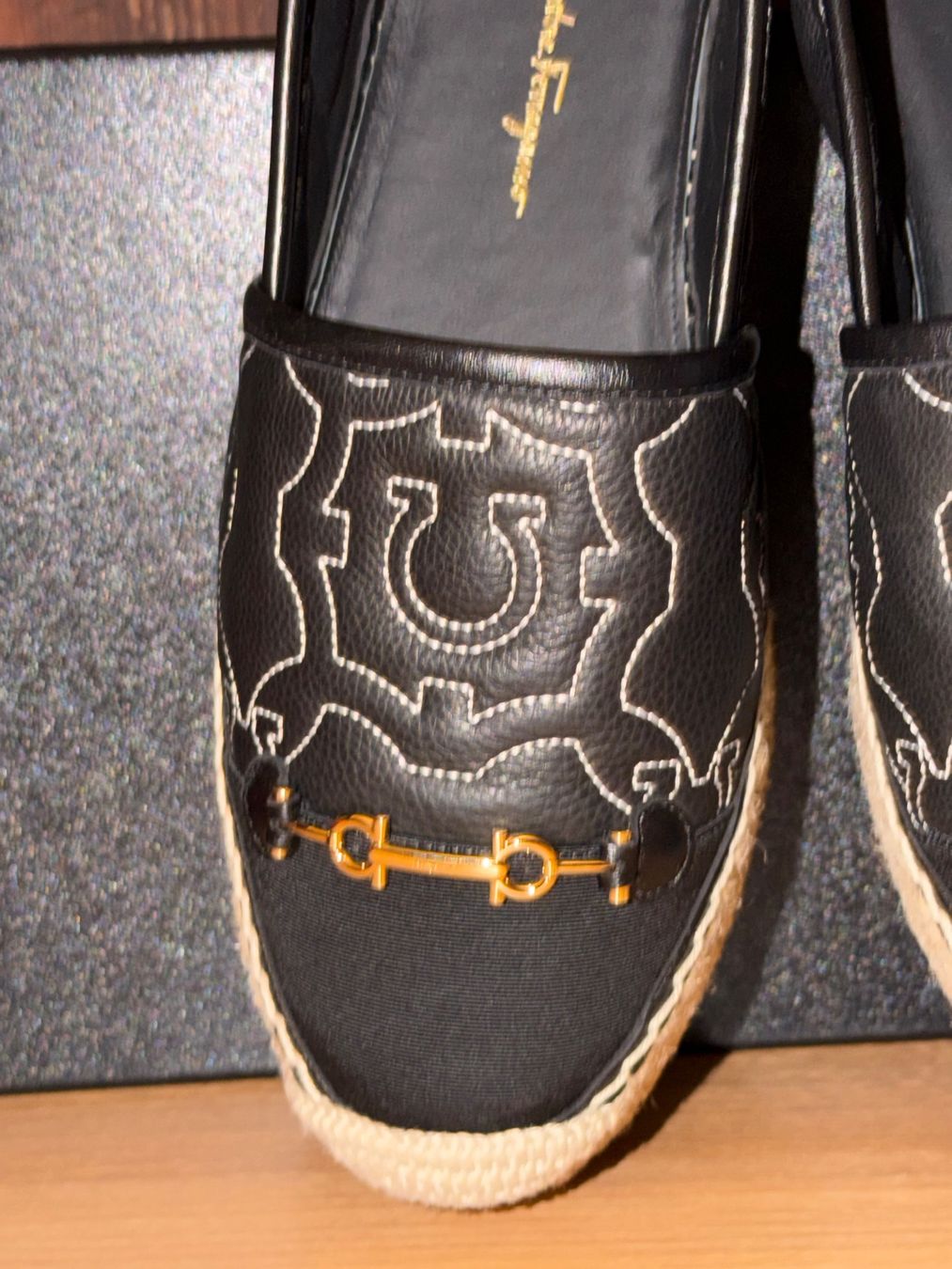 Salvatore Ferragamo Scarpe da donna: Neue Salvatore Ferragamo Espadrilles Grösse 40 – Nuovo (secondo la descrizione) da Basel venduto da Blausara707 1