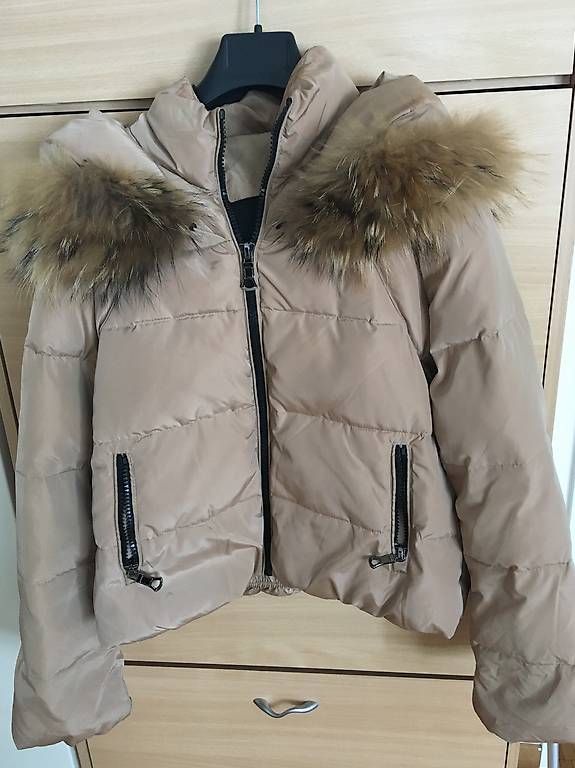 Cappotti: Piumotto beige con vera pelliccia – Usato da Jona venduto da sen_vd8v
