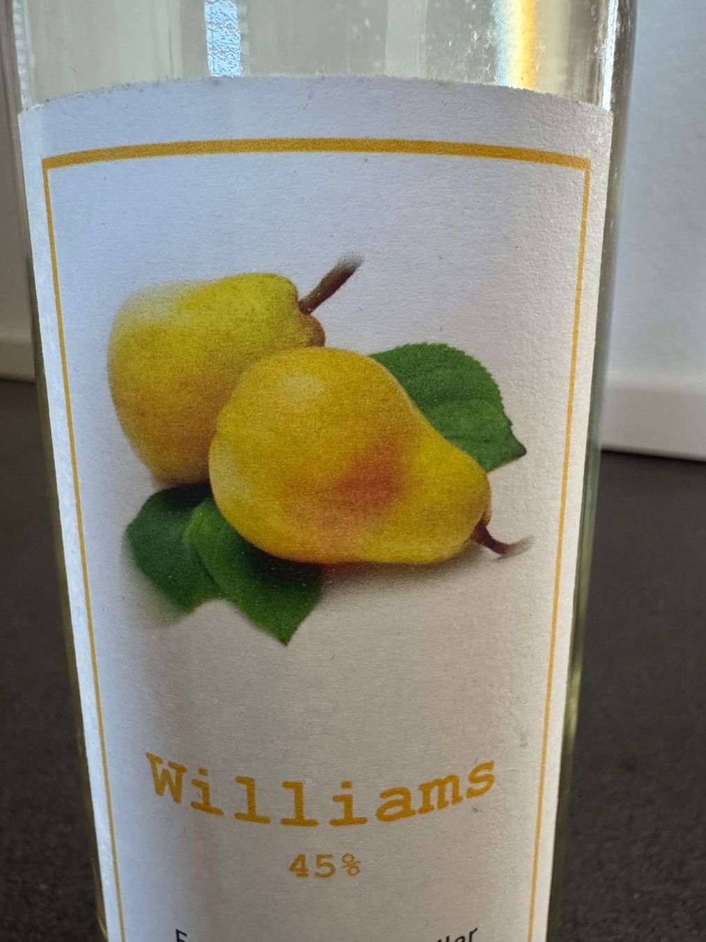 Williams Bevande alcoliche: Williams Schnaps 45% 50cl "neuwertig" ungeöffnet – Nuovo (secondo la descrizione) da Fribourg venduto da tschjoly