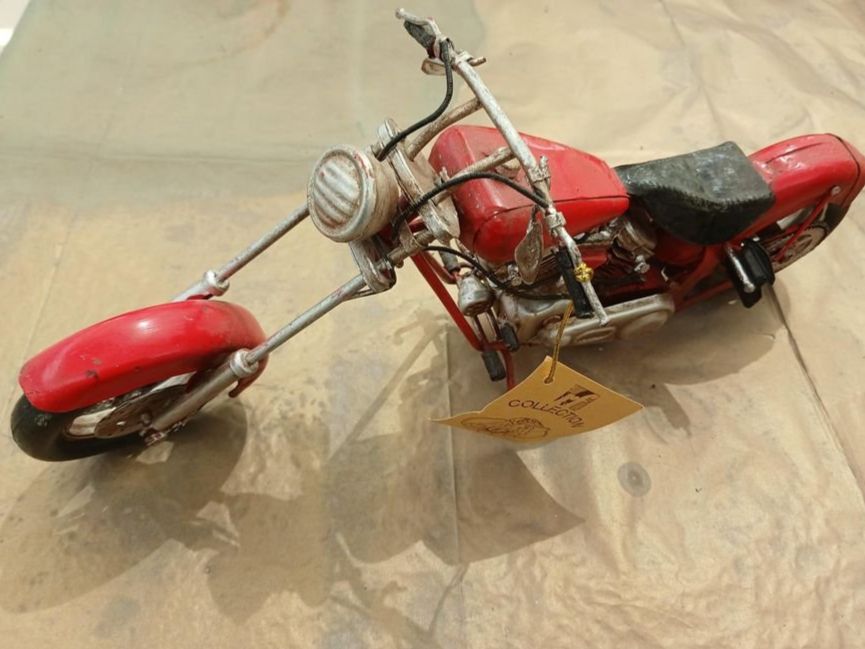 Kits de montage: Schöner roter Chopper – Neuf (Voir description) à Richenthal par Chatfreak