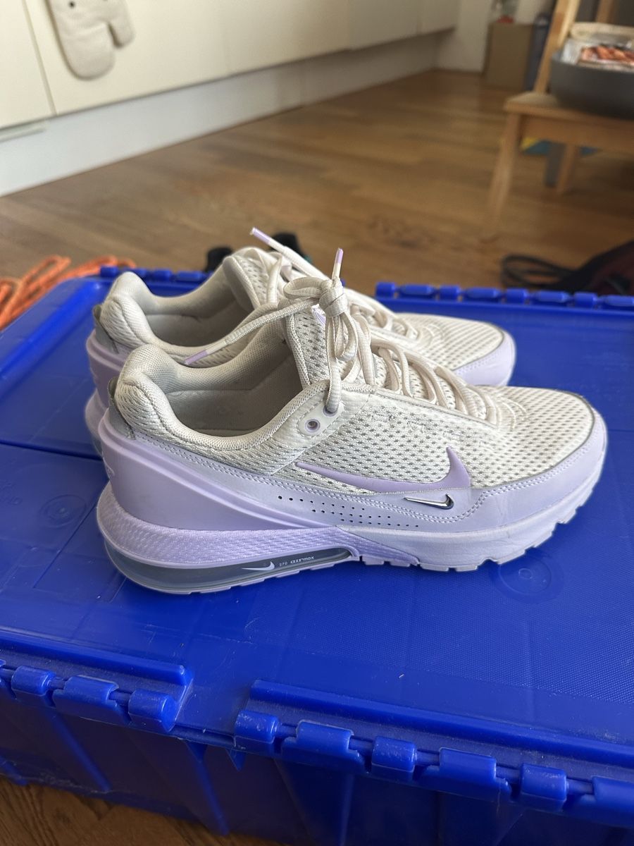 Nike Scarpe da uomo: Nike air max 270 – Nuovo (secondo la descrizione) da Bremgarten b. Bern venduto da she_hb9j