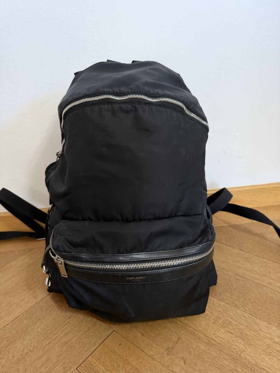 Saint Laurent Zaini: Zaino Saint Laurent Paris nero – Usato da Lugano venduto da can_xdd8 1