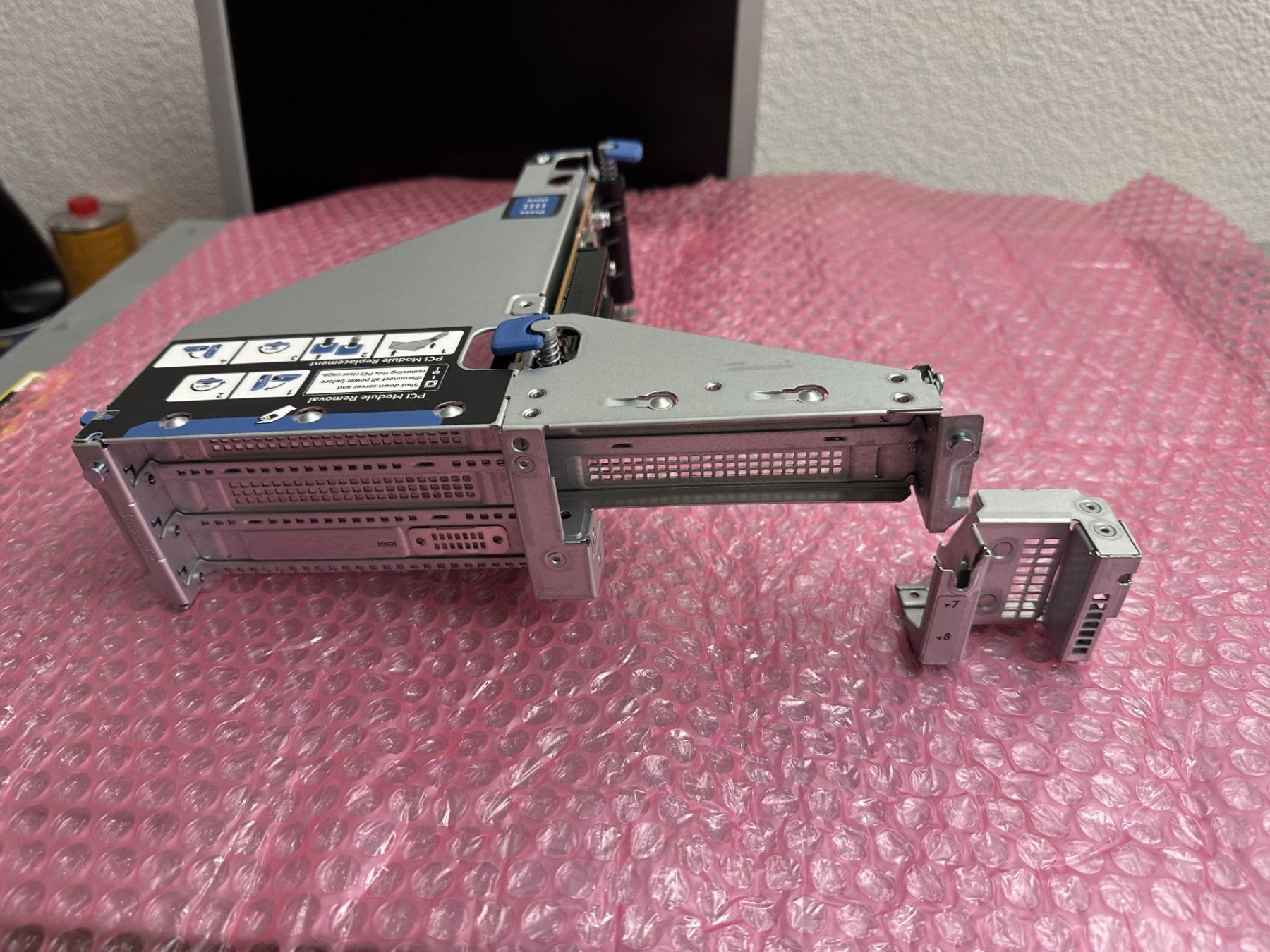 Hewlett Packard Server: HPE DL380 Gen10 x16 Tertiary Riser Kit - 876320-001 – Usato da Münsingen venduto da Hanibal26 1