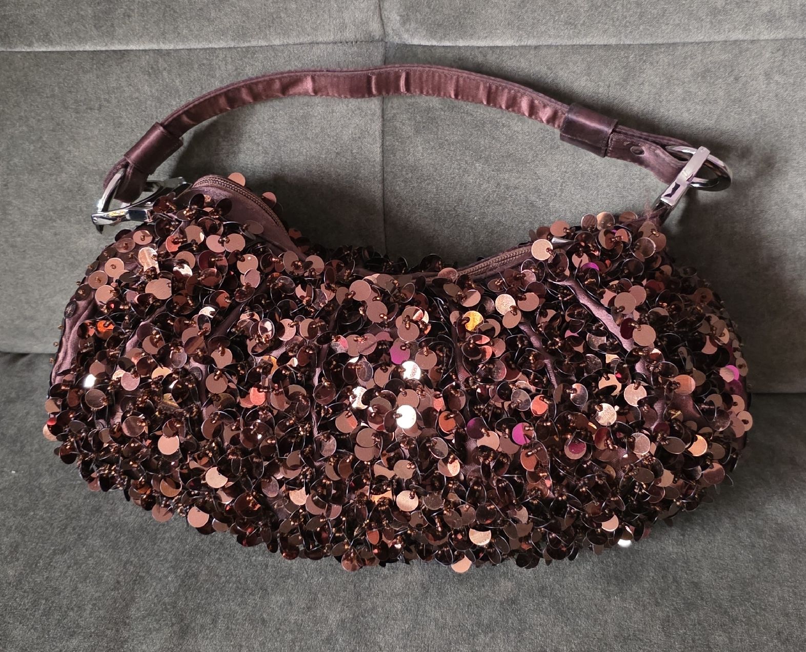 Borse da donna: Wunderschöne Handtasche mit Pailletten, Braun - gebraucht – Usato da Rheinsulz venduto da Gilea 2
