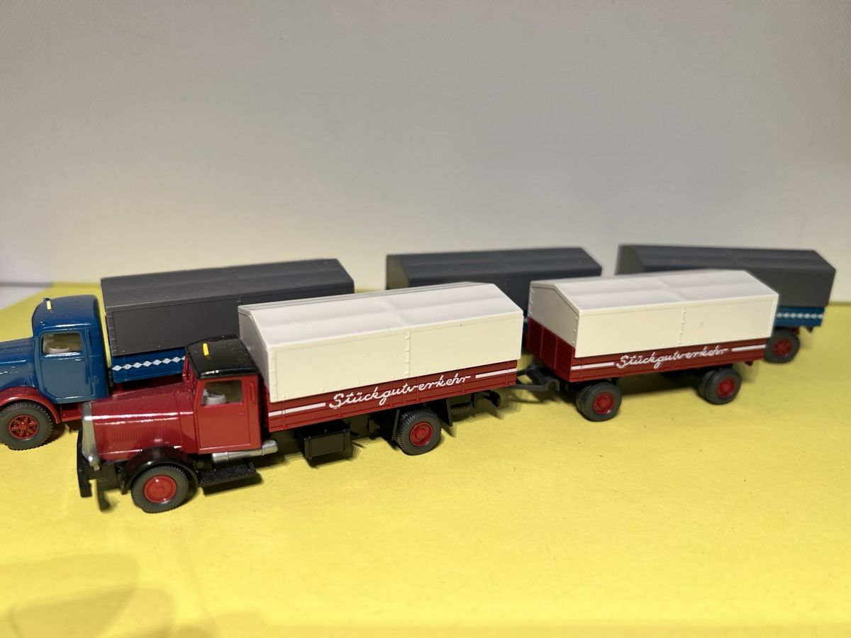 Wiking Modellini d'auto: 4 x Wiking Oldtimer LKW in 1/87 – Nuovo (secondo la descrizione) da Weinfelden venduto da Kammerflimmern 3