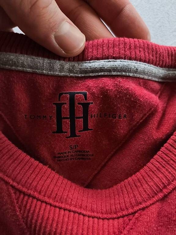 Maglioni & Felpe: Tommy Hilfiger Pullover Rot Grösse S – Usato da Wädenswil venduto da Preppy