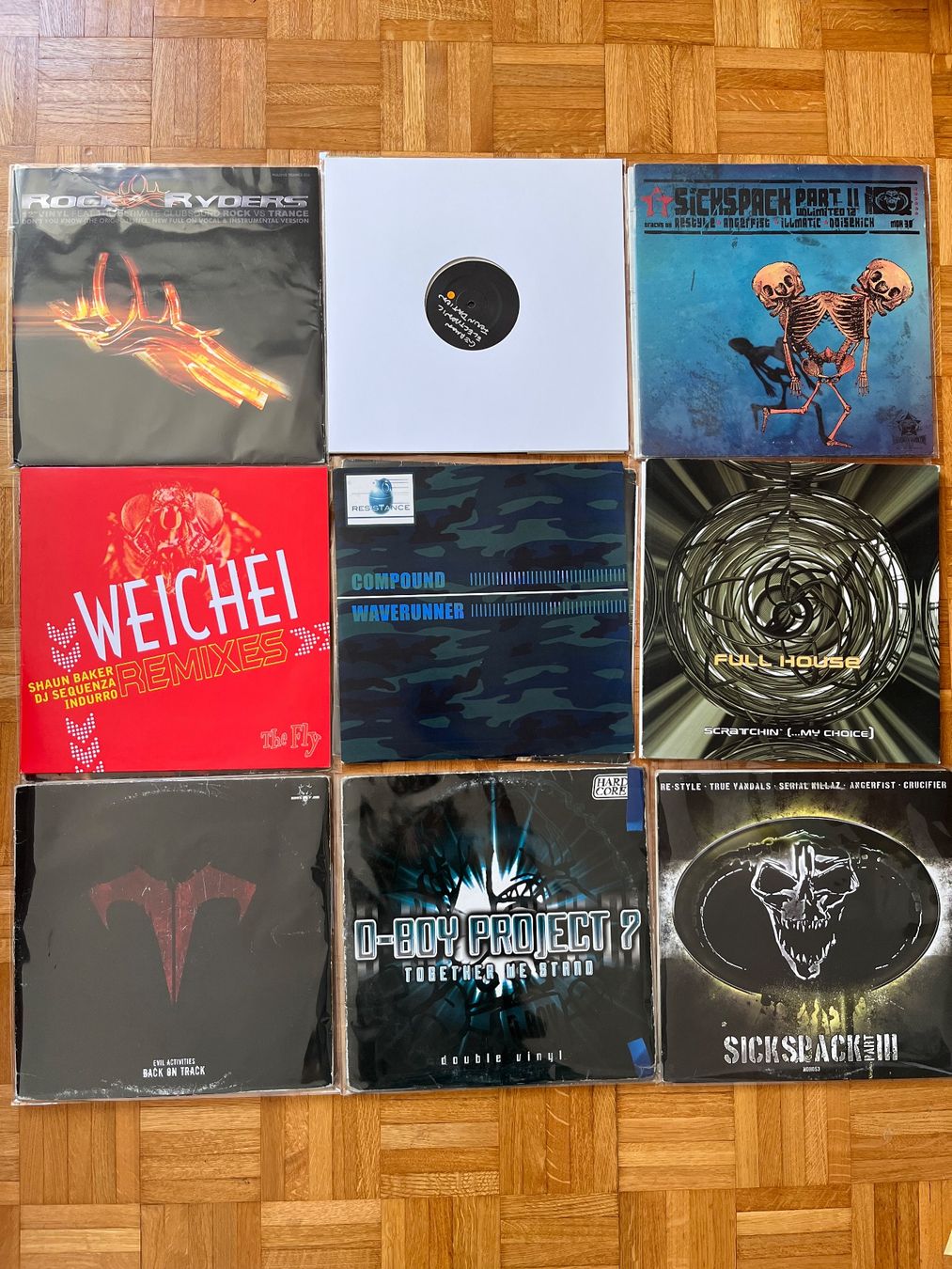 Dischi in vinile: 39 vinyles HARDCORE / GABBER début 2000 – Difettoso da Lausanne venduto da ant_68z8 2