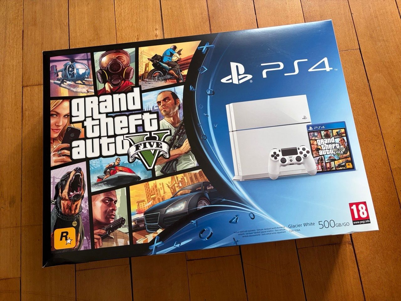 Sony Consoles: PlayStation 4 - Glacier White mit GTA V – D'occasion à Lausanne par Nails