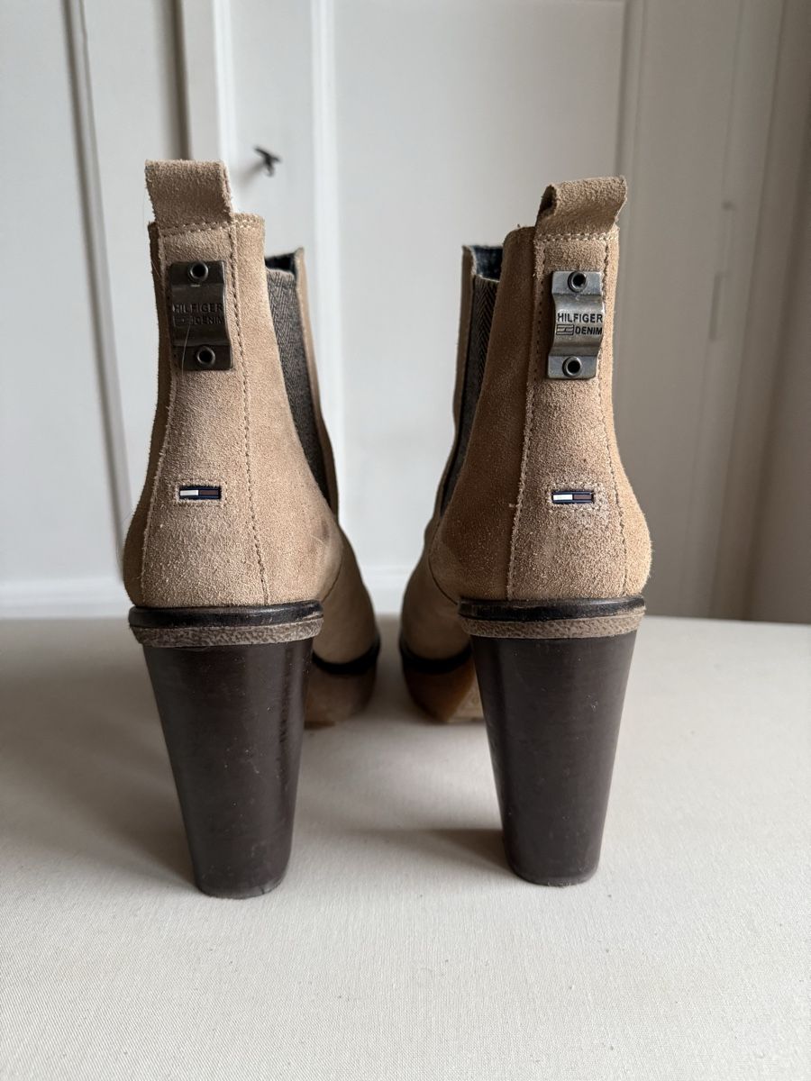 Tommy Hilfiger Scarpe da donna: Suede Ankle Boots - Tommy Hilfiger - Size 40 – Usato da Genève venduto da jul_5xsn 4