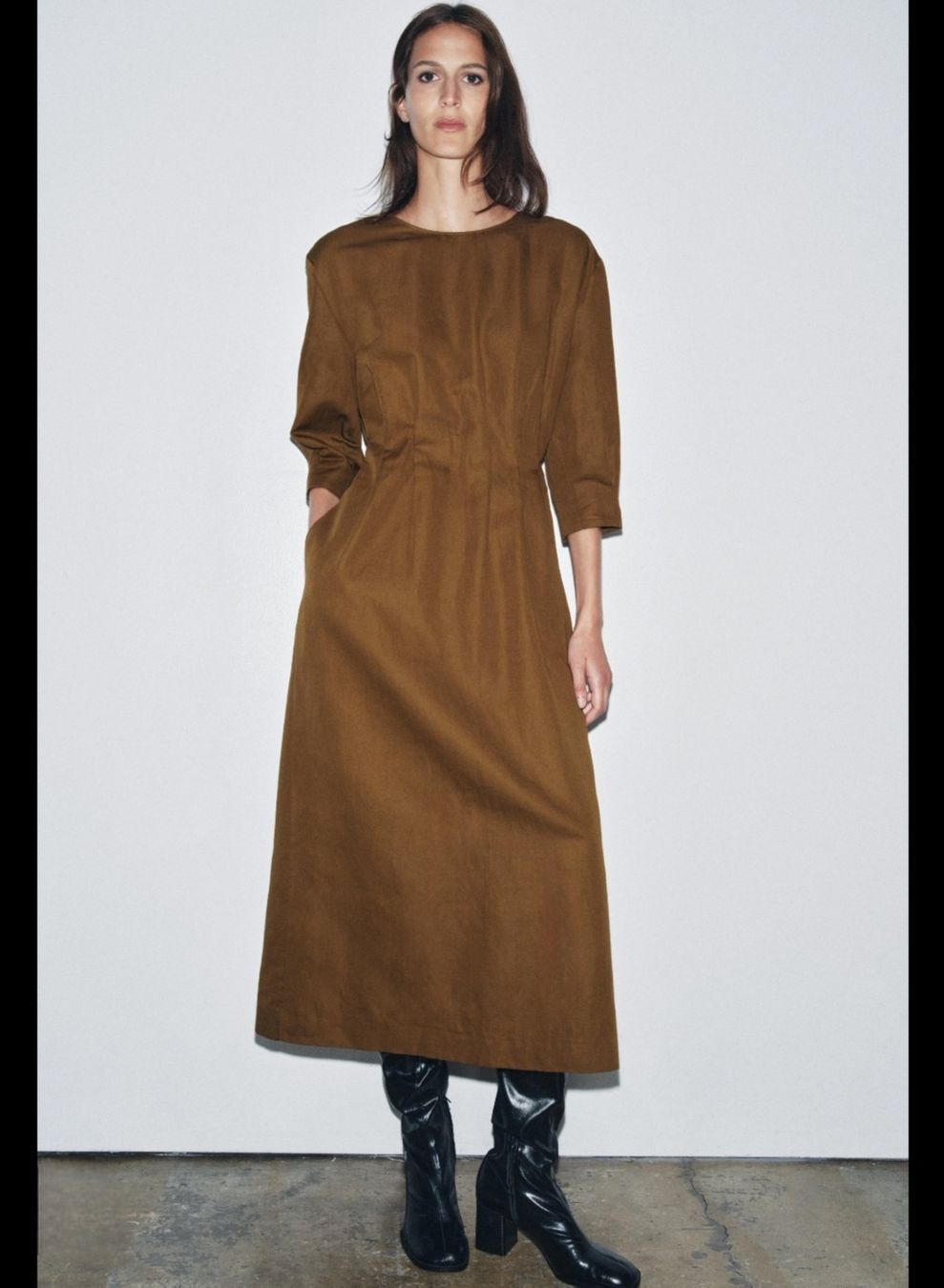 Zara Robes: Pleated Midi-Kleid – Neuf (Voir description) à Interlaken par NataliiaS 1