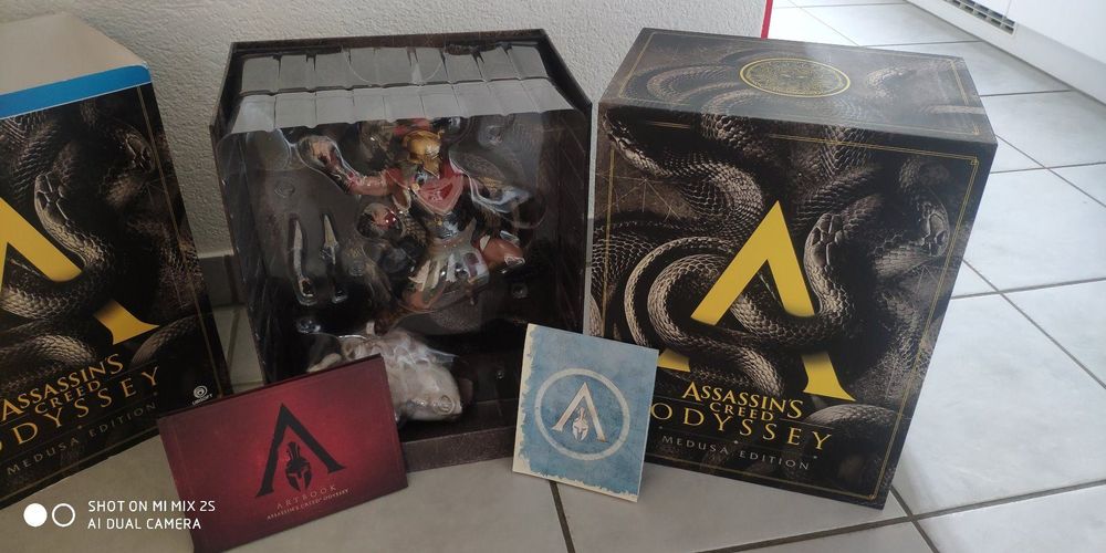 Assassin's Creed Odyssey Édition Medusa Collector – Statue + Jeu PS4 – Très Bon état