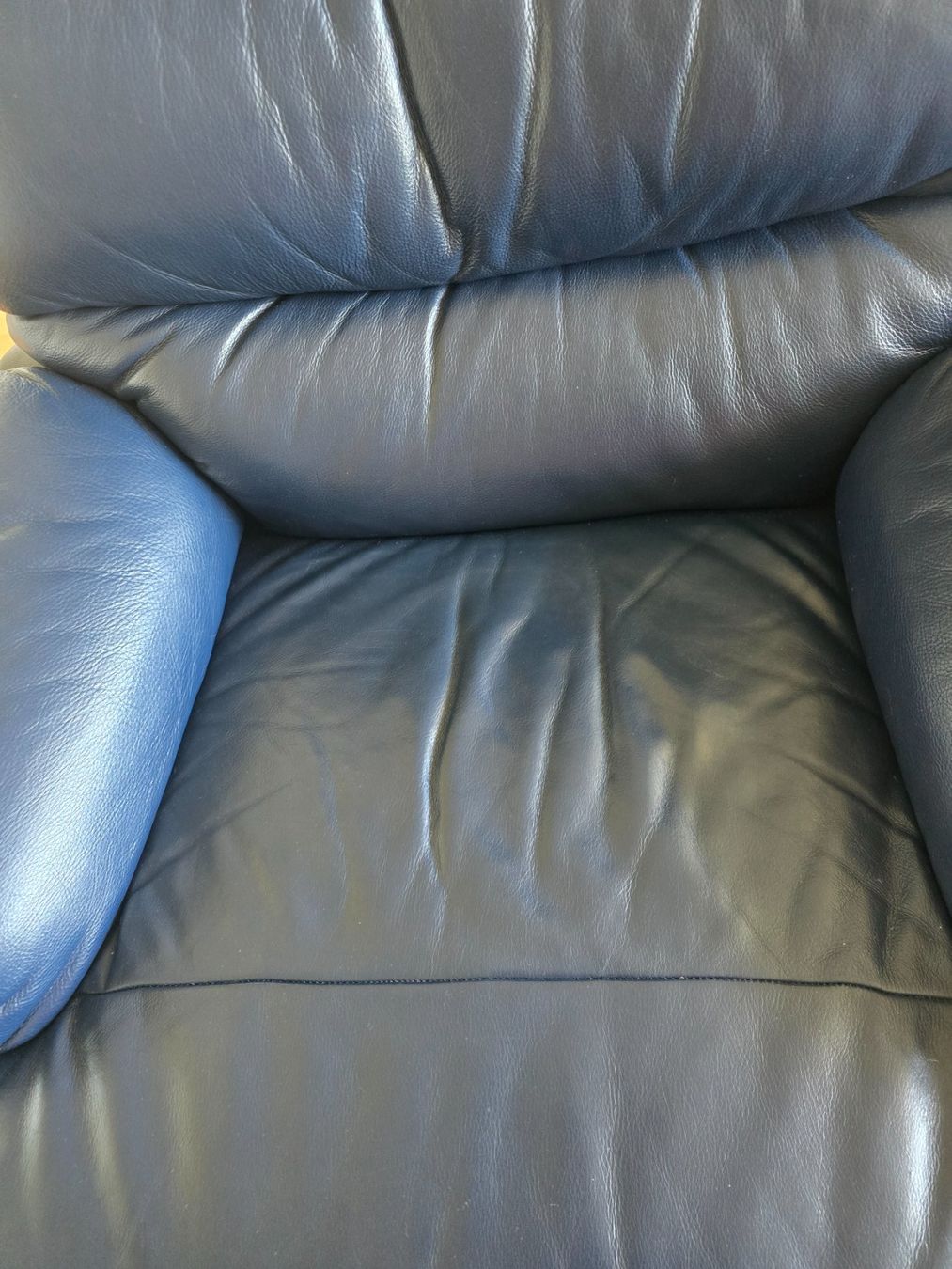 Poltrone: Bequemer Relaxsessel, dunkelblaues Leder – Usato da Emmenbrücke venduto da nev_hh85 4