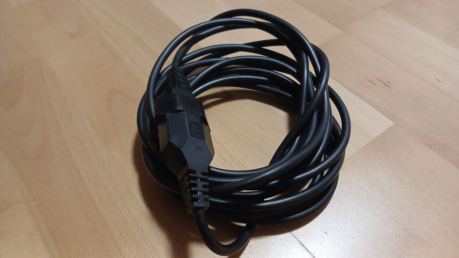 Kabel: Verlängerungskabel 3Fach schwarz 5m – Gebraucht aus hinwil von tho_j6kz 7