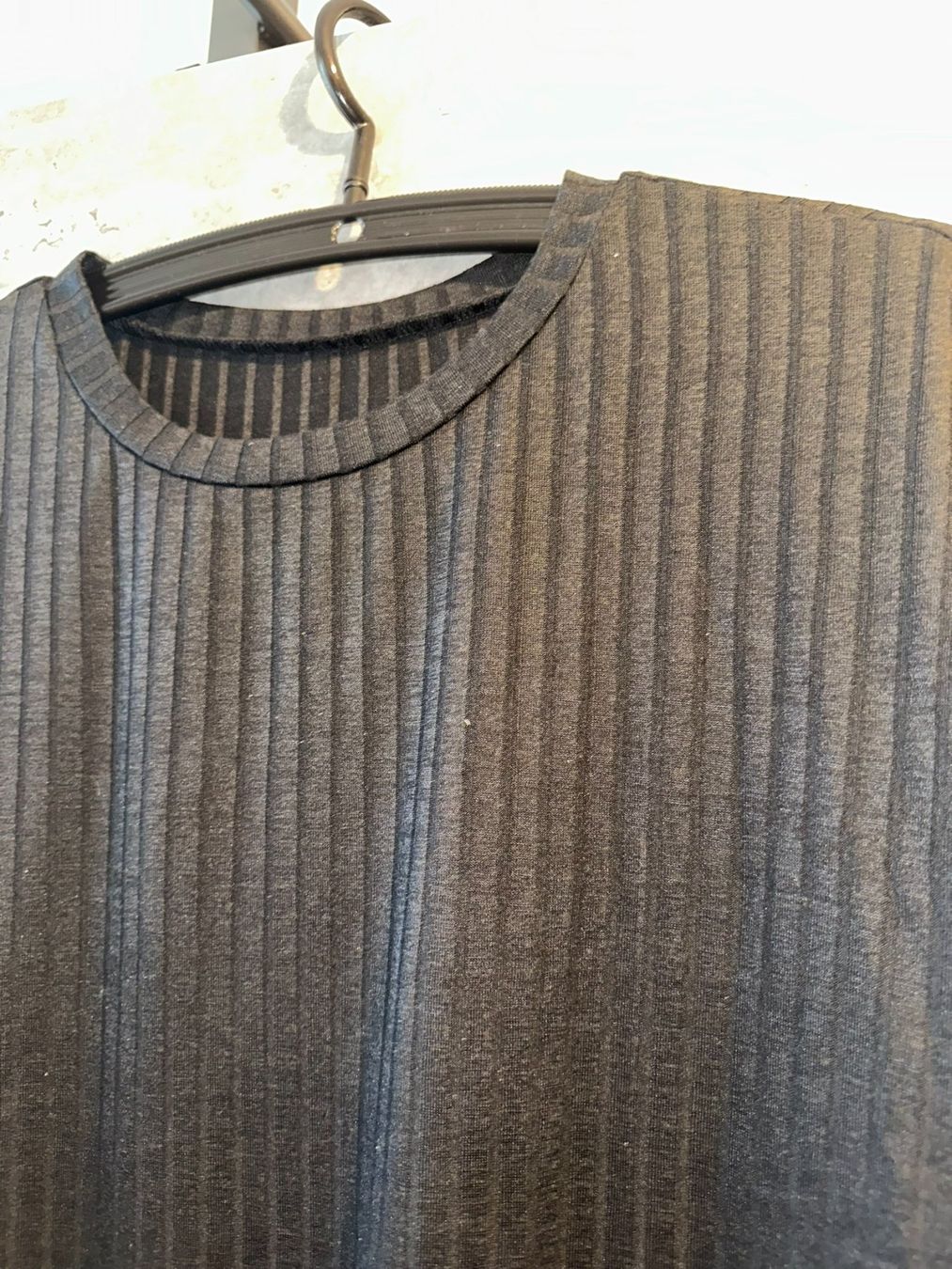 T-shirt: T-Shirt black – Nuovo (secondo la descrizione) da Oftringen venduto da tola19 1