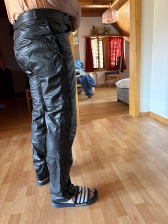 Herren Lederhose Grösse 48 schwarz Schnürung Used Optik