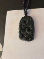 Zwei Jade Anhänger mit Drachenmotiv guter Zustand