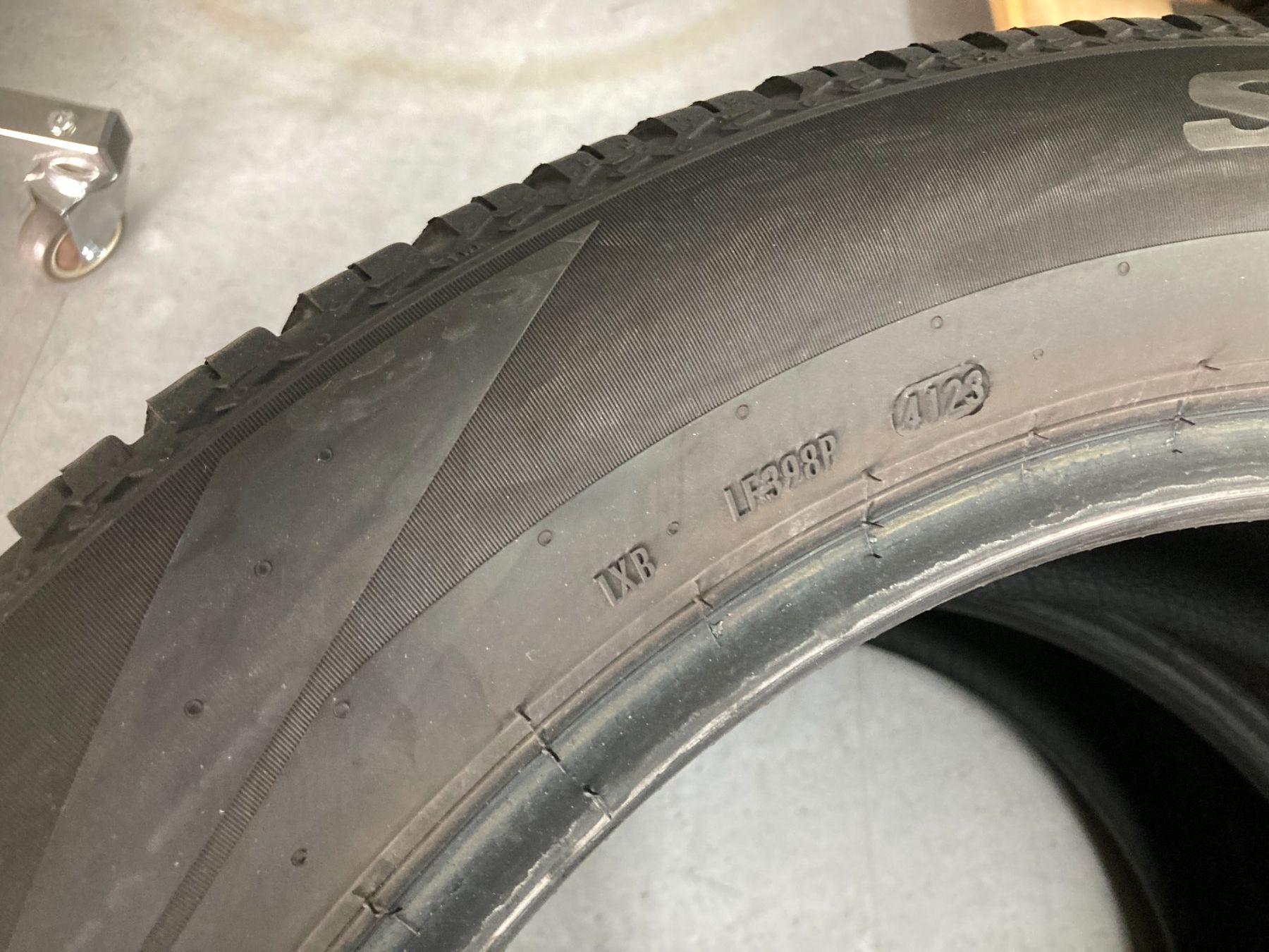 Pirelli Pneus & Kompletträder: 235/50R19 Pirelli Allseason – Gebraucht aus Cham von WB2223 3