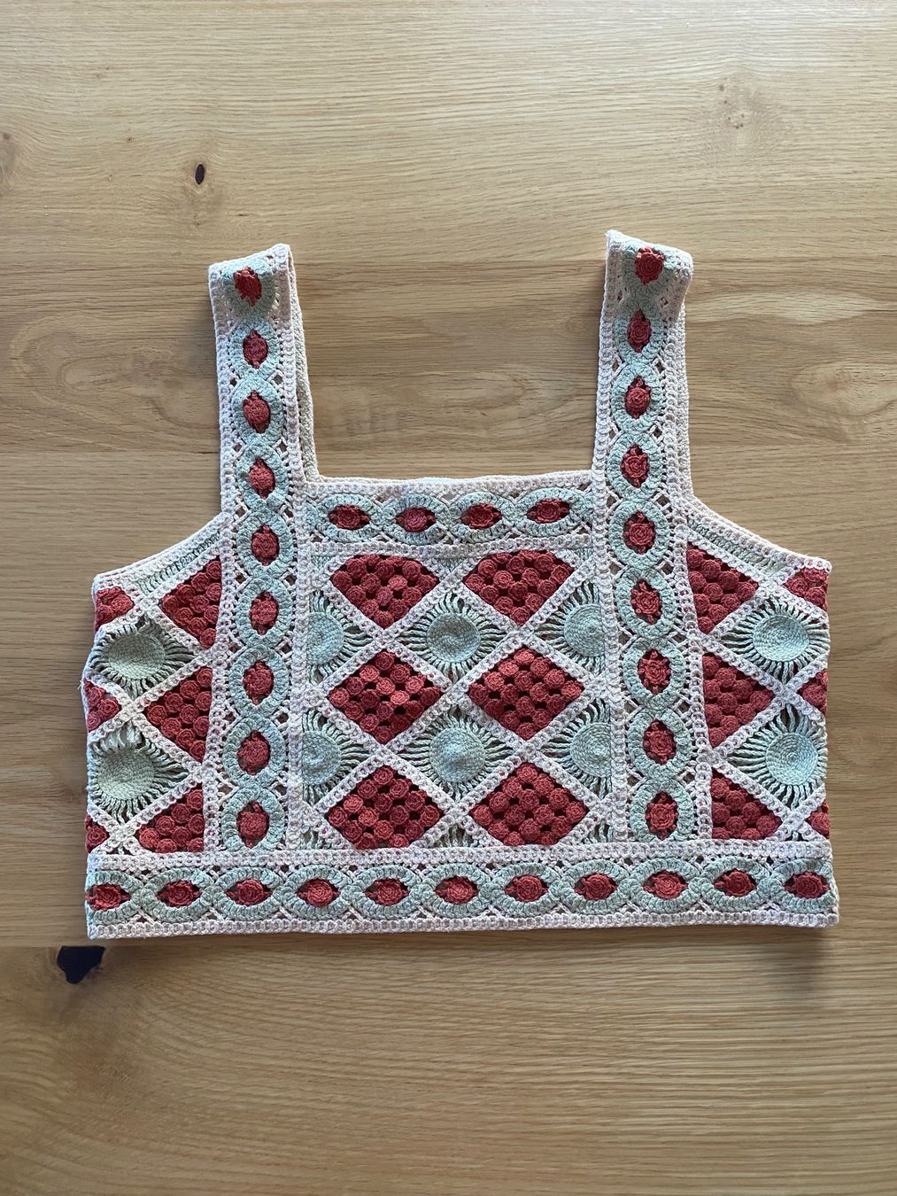 Mango Tops: Crochet geometric Top Mango, size S – Gebraucht aus Ardon von lorly39