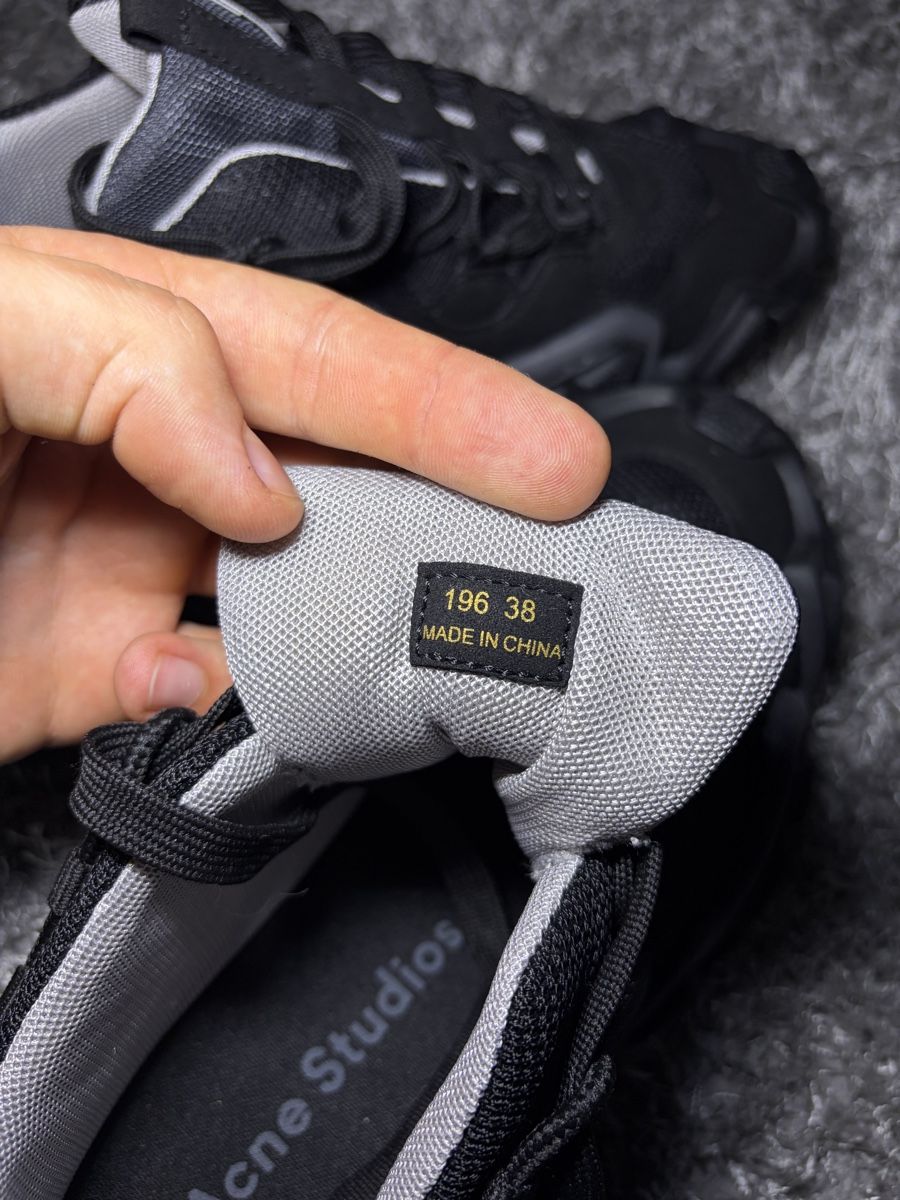 Acne Studios Scarpe da donna: Acne Studios Black Sneakers Size 38  – Nuovo (secondo la descrizione) da Brislach venduto da edu_t6pq 6