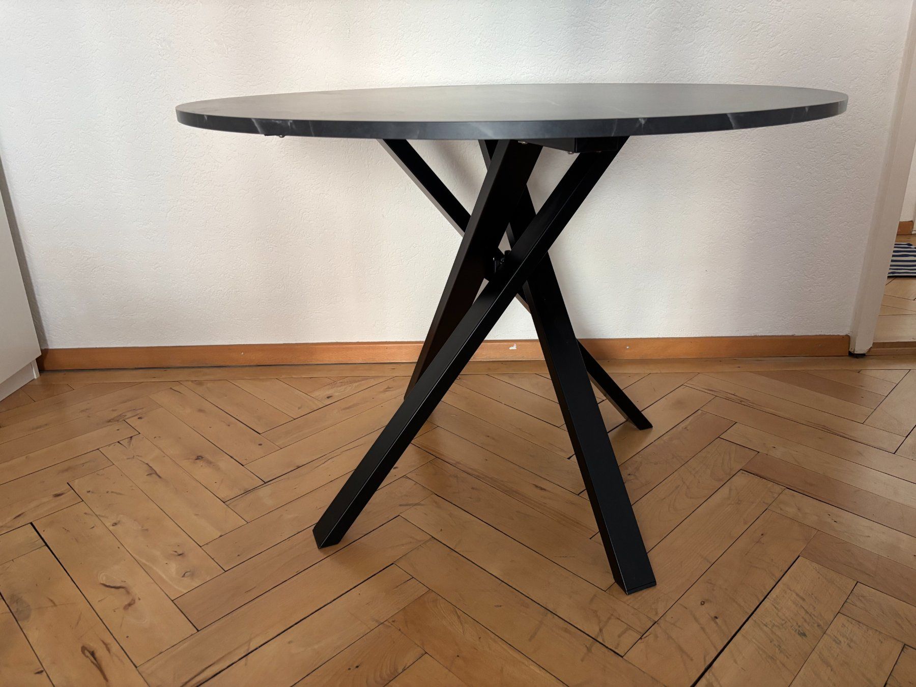 Tischset: Esstisch und 4 Stühle – Gebraucht aus Zürich von nad_yj6c 2
