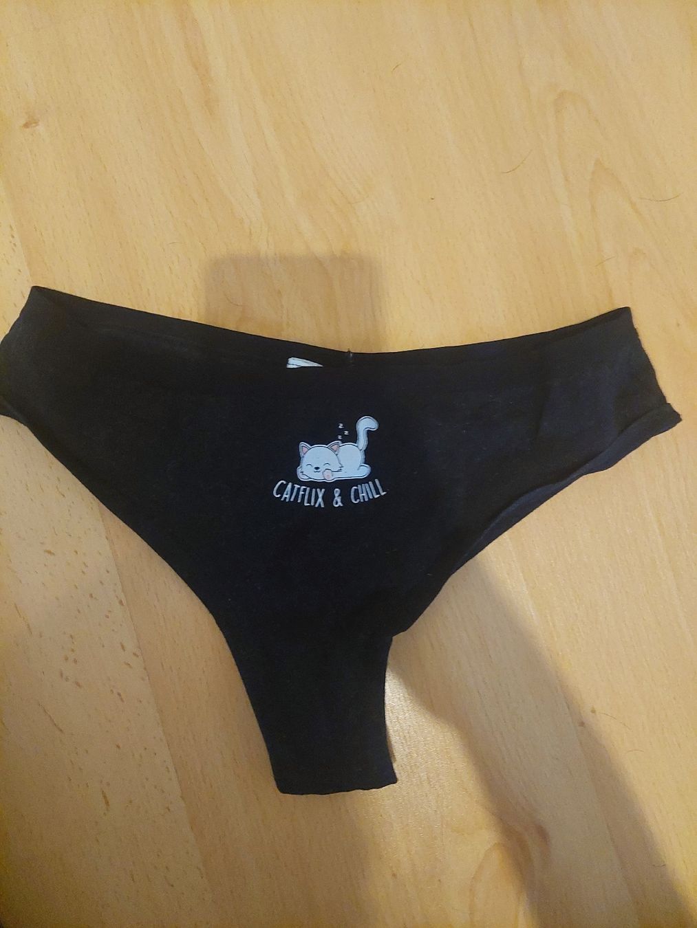 Sonstige Unterwäsche: Schwarzer Slip Grösse M "Catflix & Chill" – Neu (gemäss Beschreibung) aus Balsthal von Leila_Luna