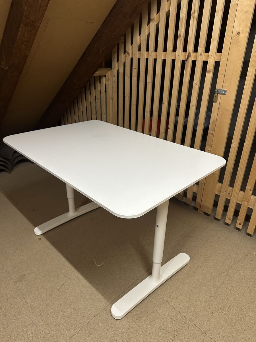 Scrivanie: BEKANT Tisch von Ikea – Usato da Zürich venduto da ann_ark