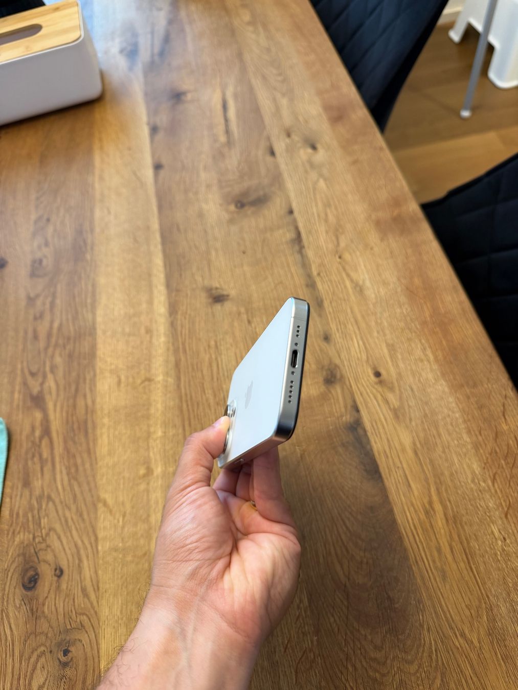 Apple Telefoni cellulari / Smartphones: Iphone 15 pro 256GB Titan Weiss – Usato da Flaach venduto da Gjergj_Kastrioti 2