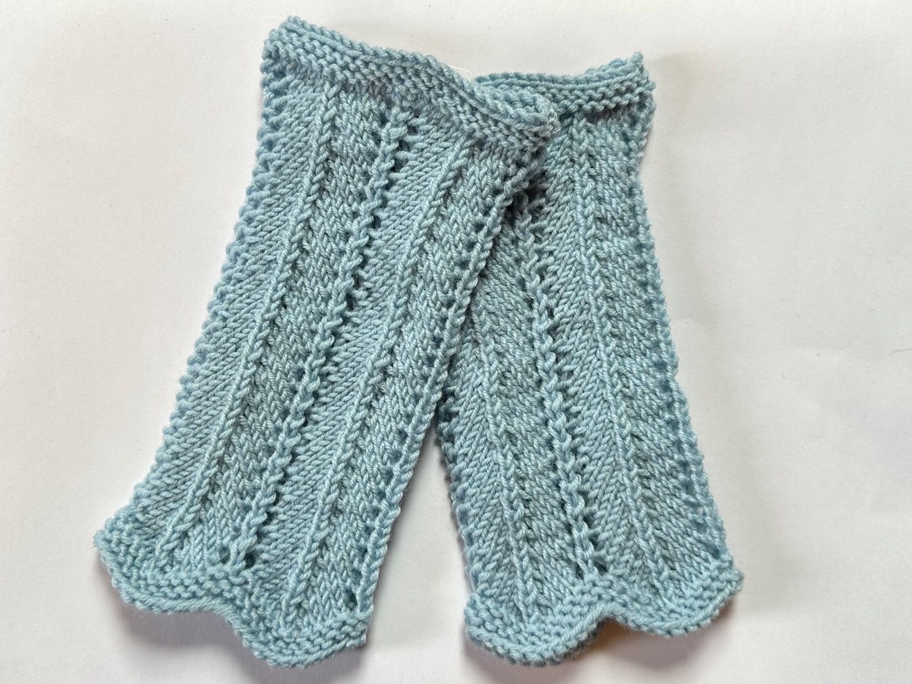 Lana: Pulswärmer handgestrickt hellblau – Nuovo e nell'imballaggio originale da Pfäffikon ZH venduto da Suribu