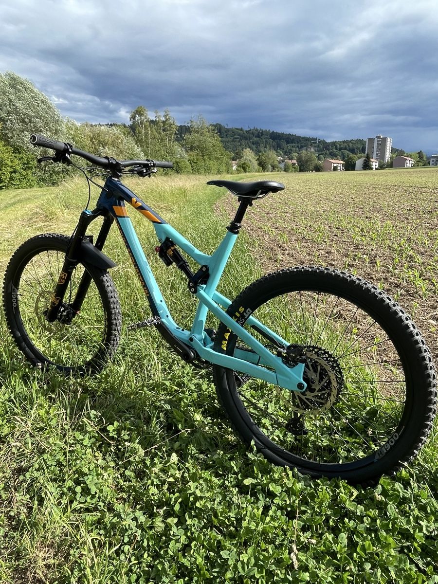 Rocky Mountain Bicycles Biciclette: Rocky Mountain Altitude Carbon 2021 – Nuovo (secondo la descrizione) da Ostermundigen venduto da Lexington_100 2